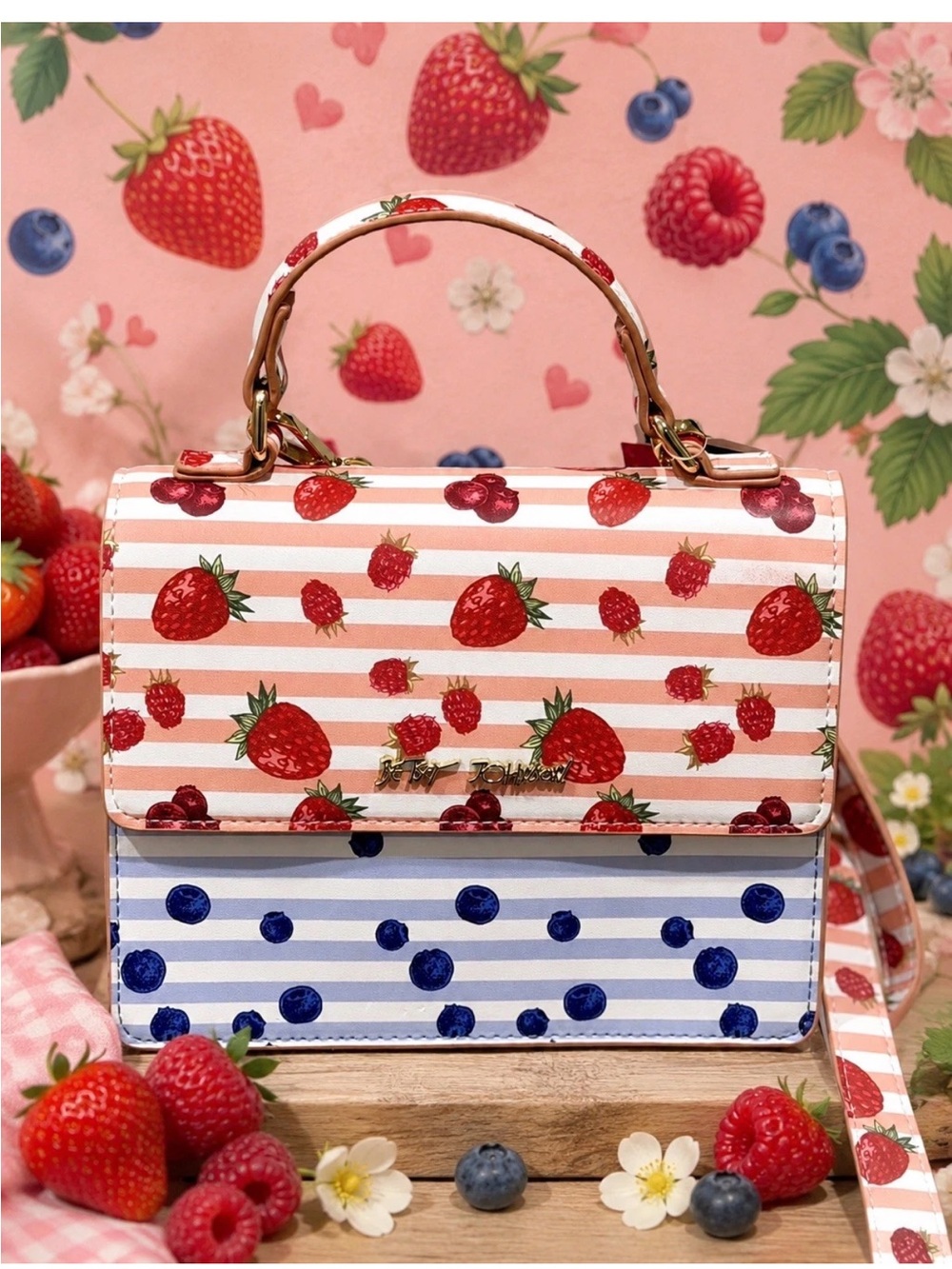 NWT BETSEY JOHNSON Spring
Strawberry & Blueberry Fun print crossbody